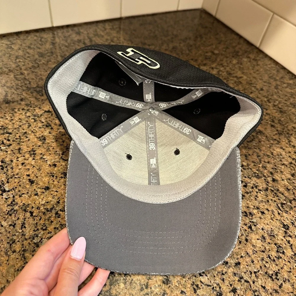 Purdue Boilermakers Hat New Era 39THIRTY Men's M/L Black Heather Grey